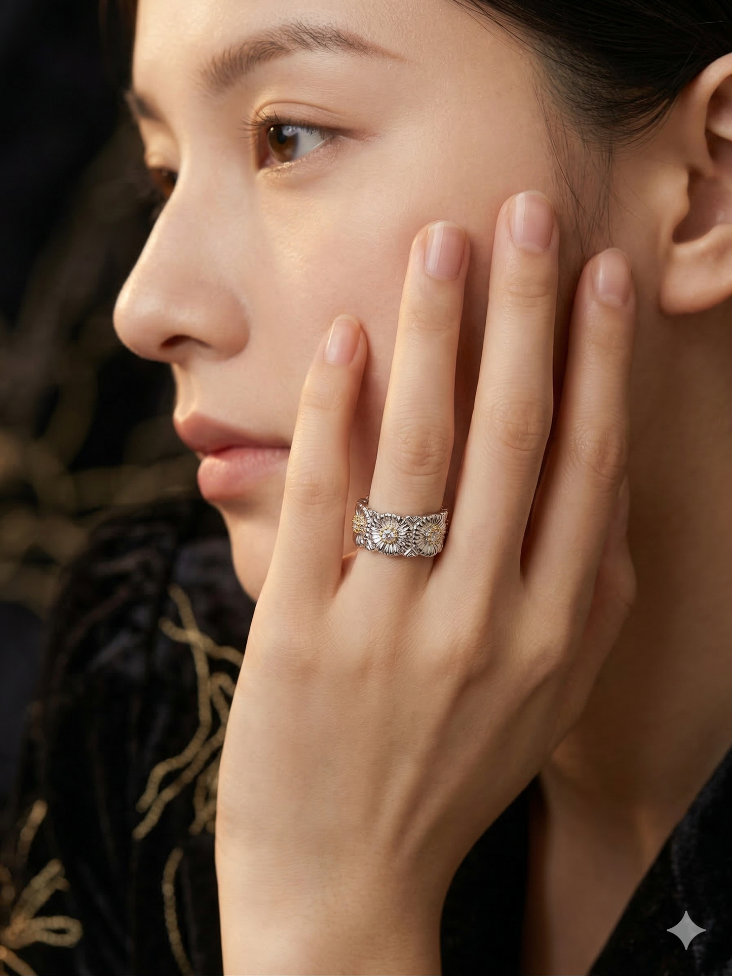 Silver Floral Open Ring with Soft Yellow Center – Elegant Adjustable Ring